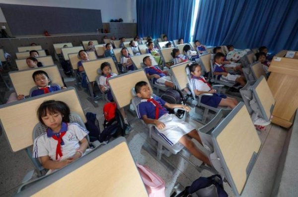 易云达配资 中小学生午休躺睡全面普及还远吗 新国标引领变革